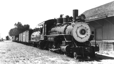 SP Narrow Gauge No. 9 pulls freight train into Laws, CA (Richard Boehle collection)